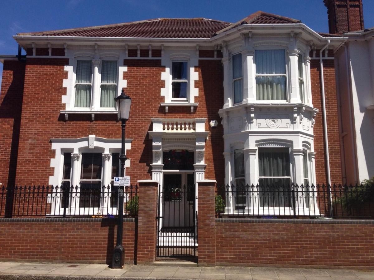 The Clarence Boutique Rooms Portsmouth Exterior photo
